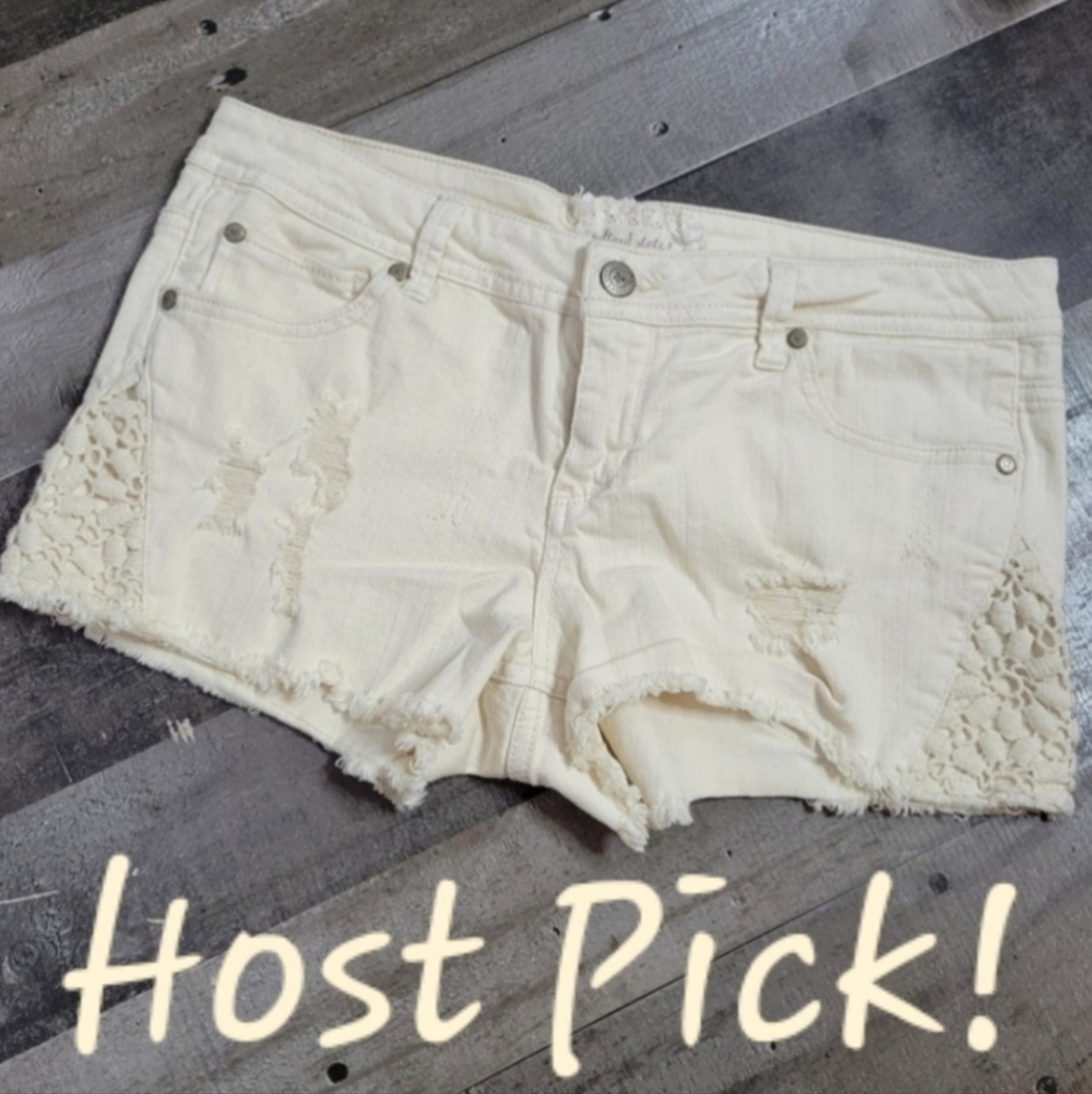 Altar'd State Distressed Cutoff Shorts Lace Detail Off White Denim Junior's 7